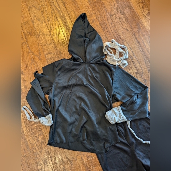 Zombie Ninja Child Halloween costume size 12 - Picture 3 of 6